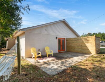 Convenience in Central Pensacola, Pet Friendly!